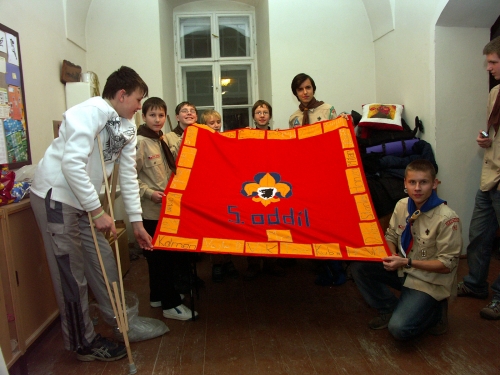 TDČ družiny mustangů - speciálně vyšitý ubrus